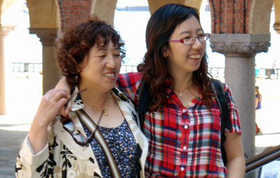 Two japanese women at Stockholm City Hall