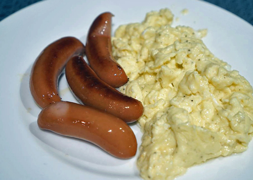 Prince sausages with scrambled eggs